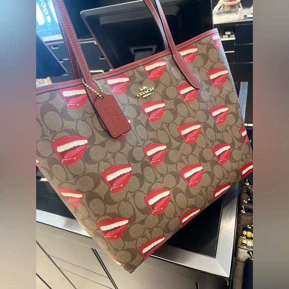 NWT Coach Outlet Coach X Tom Wesselmann City Tote In Signature Canvas - Picture 5 of 7